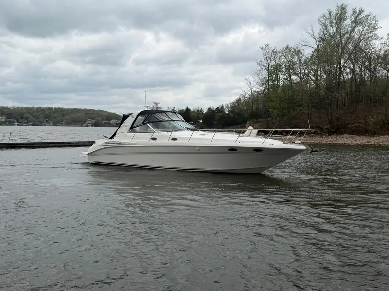 Slide: The Image of Sea Ray 40 Sundancer 1999 - 5