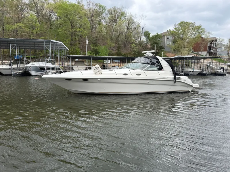 Slide: The Image of Sea Ray 40 Sundancer 1999 - 8