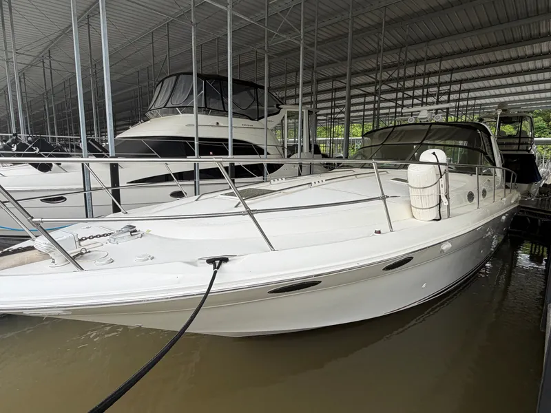 Slide: The Image of Sea Ray 40 Sundancer 1999 - 9