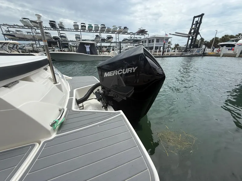 Slide: The Image of Sea Ray SPX 230 Outboard 2022 - 18