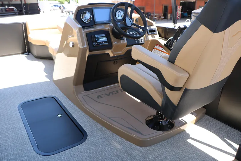 Slide: The Image of 2026 Evotti 521CS boat interior with modern dashboard and comfortable seating. - 41