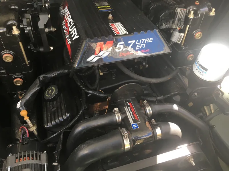 Slide: The Image of Mercury MerCruiser 5.7L EFI engine in 2021 Sea Ray 280 Sun Sport. - 33