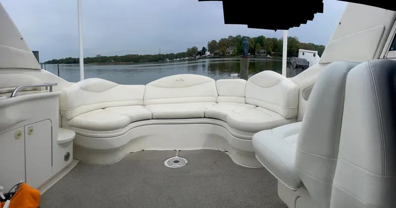 Slide: The Image of Interior of a 2021 Sea Ray 280 Sun Sport yacht. - 34