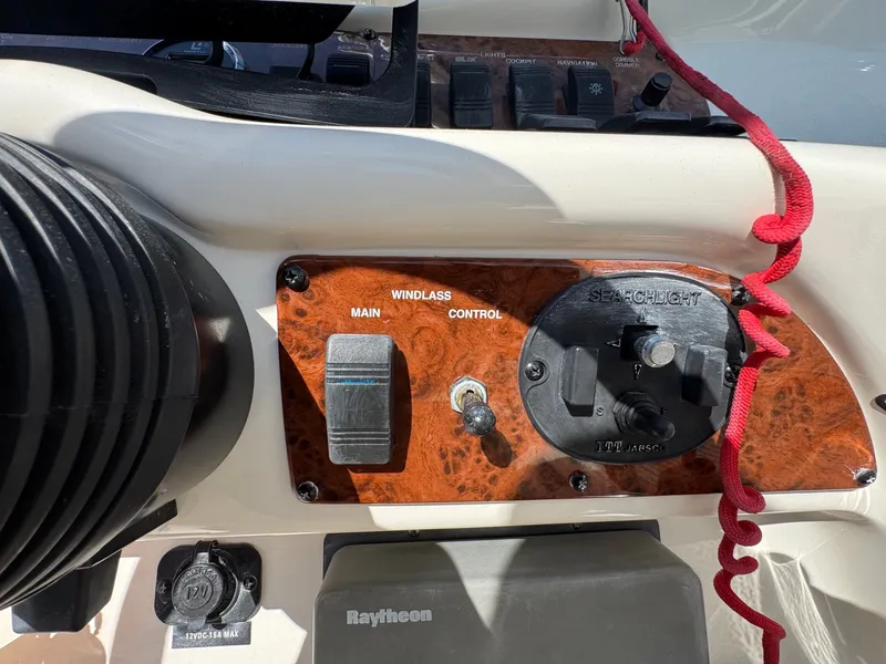 Slide: The Image of Sea Ray 280 Sun Sport 2021 control panel with windlass and searchlight controls. - 39