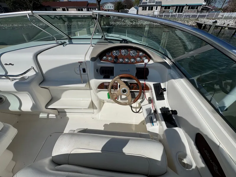 Slide: The Image of Interior view of 2021 Sea Ray 280 Sun Sport cockpit. - 42