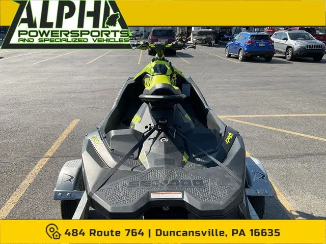 Slide: The Image of Sea-Doo Spark Trixx 2023 - 3