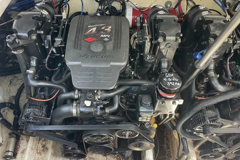 Slide: The Image of Engine compartment of a 2008 Sea Ray Sundancer 280 with MerCruiser 4.3 MPI engine. - 29