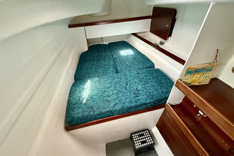 Slide: The Image of Interior of 1995 Fountaine Pajot Athena 38 with cozy sleeping area. - 31