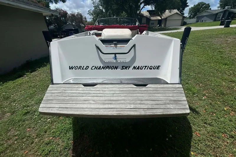 Slide: The Image of 1992 Nautique Ski Nautique 200 Closed Bow, rear view with "World Champion Ski Nautique" text. - 5