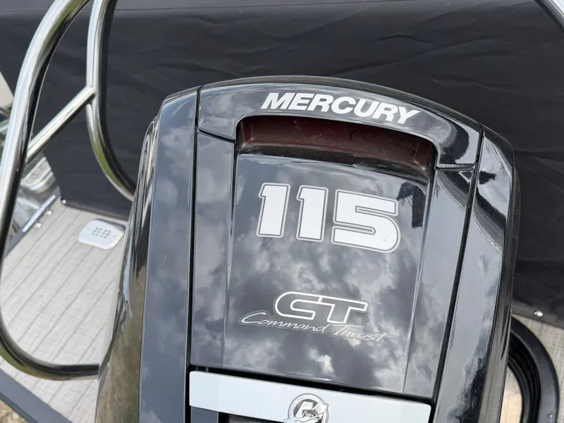Slide: The Image of Mercury 115 HP outboard motor on Sylvan L3 RLZ 2022 boat. - 15