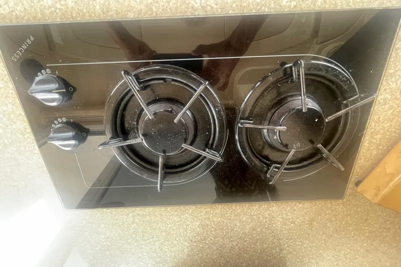 Slide: The Image of Gas stove with two burners on a Meridian 341 Sedan yacht, 2004 model. - 14