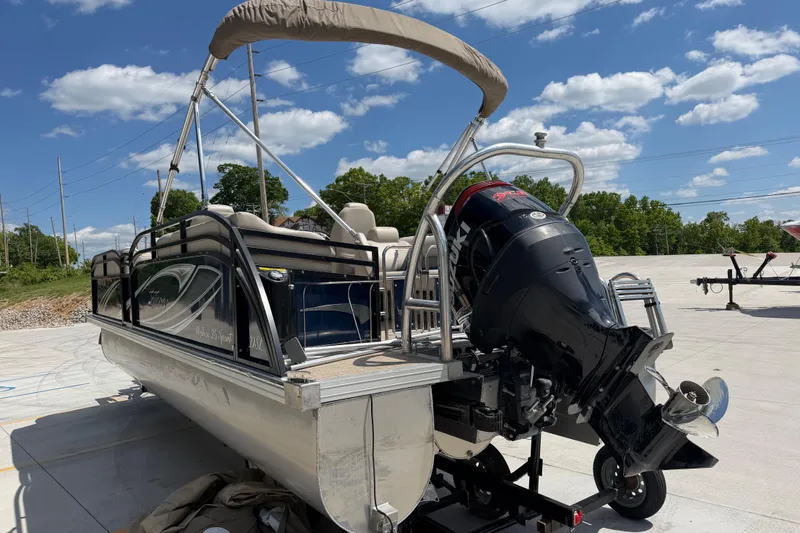 Slide: The Image of 2018 JC 25 Neptoon DSL pontoon boat with outboard motor. - 5