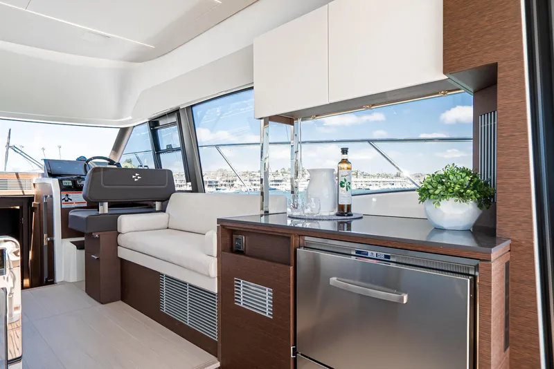 Slide: The Image of Interior of Prestige 420 yacht, modern design, 2021 model. - 10