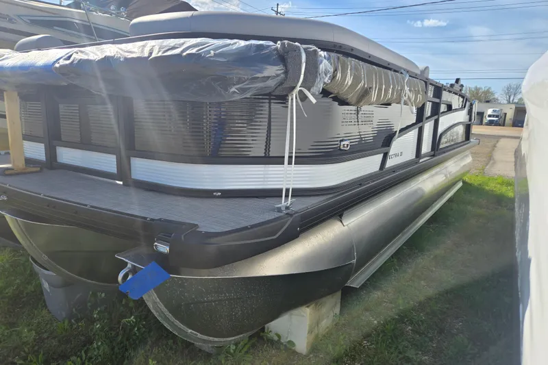 The Image of 2026 Princecraft Vectra 23 RL pontoon boat on display outdoors. - 0