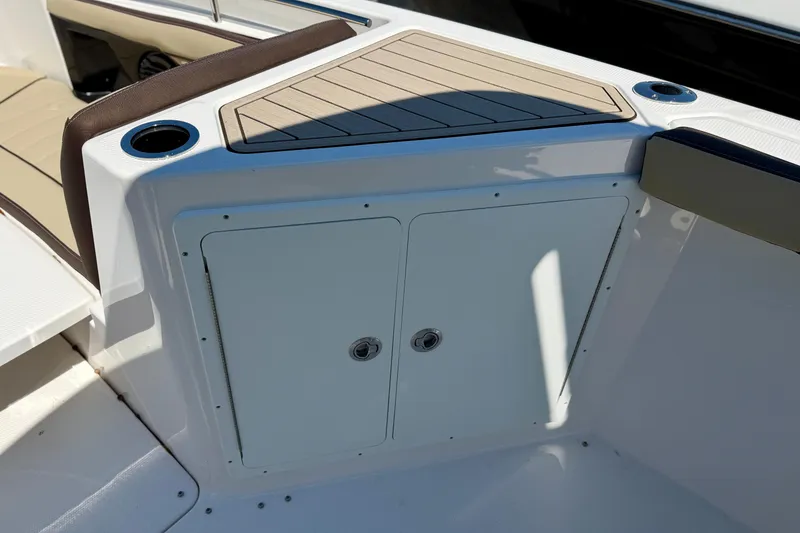 Slide: The Image of Livewell on 2026 Yamaha Boats 255 FSH Sport H, featuring sleek design and functionality. - 8