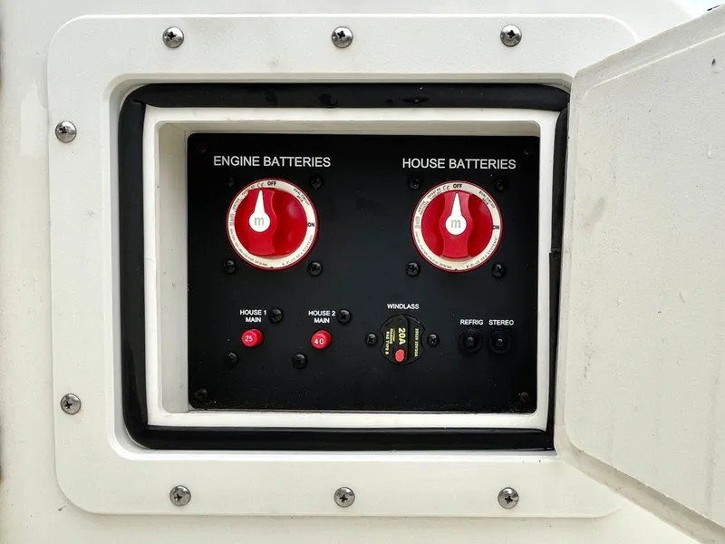 Slide: The Image of Stingray 269 DC 2020 - 64