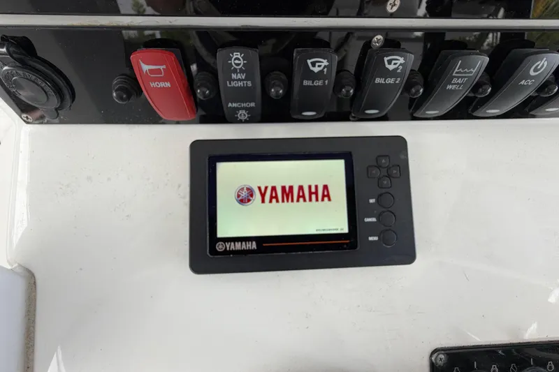 Slide: The Image of Control panel of a 2016 Sea Hunt Gamefish 25 boat with Yamaha display. - 18