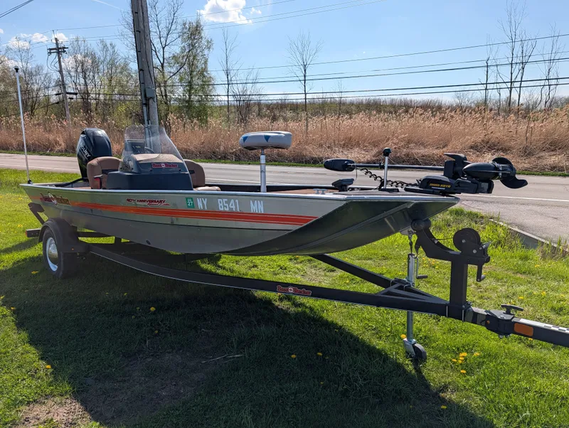 The Image of Tracker Bass Tracker 40th Anniversary Heritage Edition 2018 - undefined