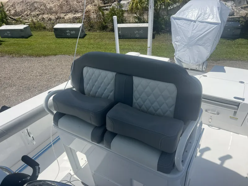 Slide: The Image of Everglades 253 Center Console 2026 - 11