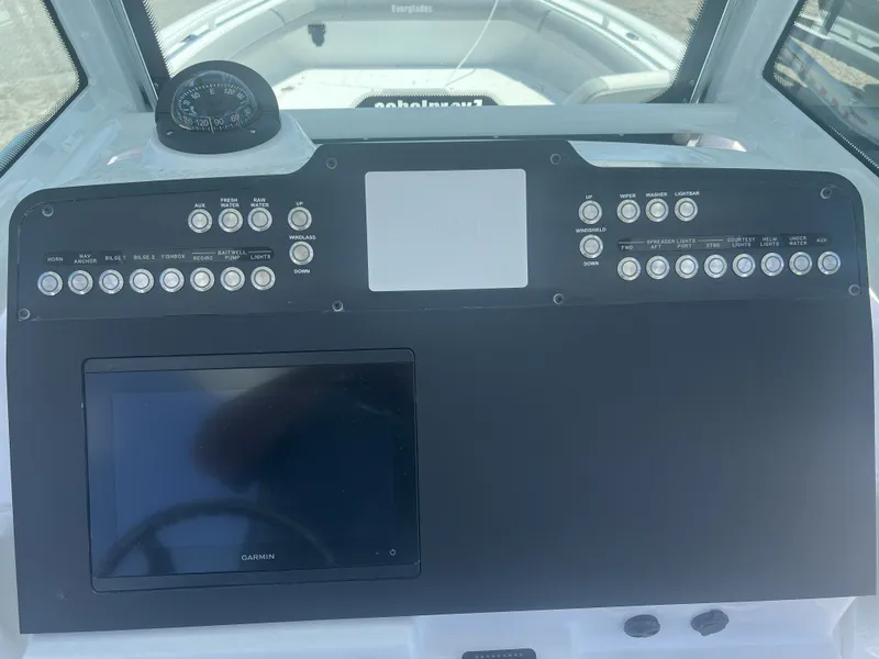 Slide: The Image of Everglades 253 Center Console 2026 - 12