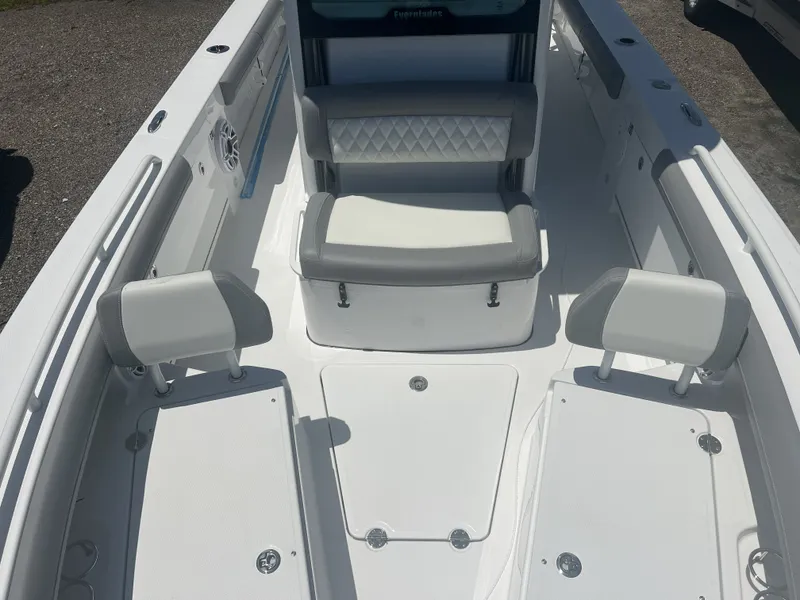 Slide: The Image of Everglades 253 Center Console 2026 - 13