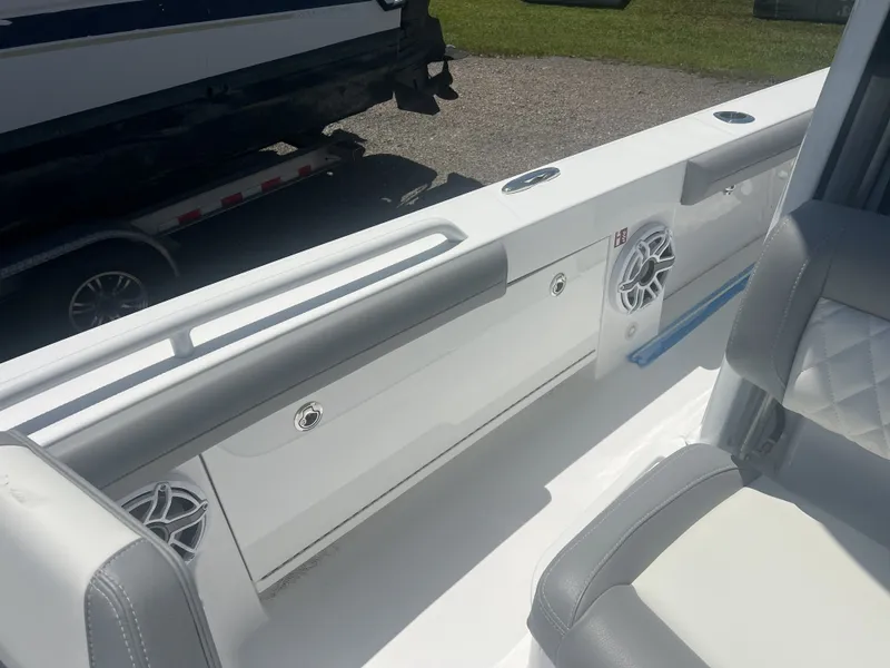 Slide: The Image of Everglades 253 Center Console 2026 - 15