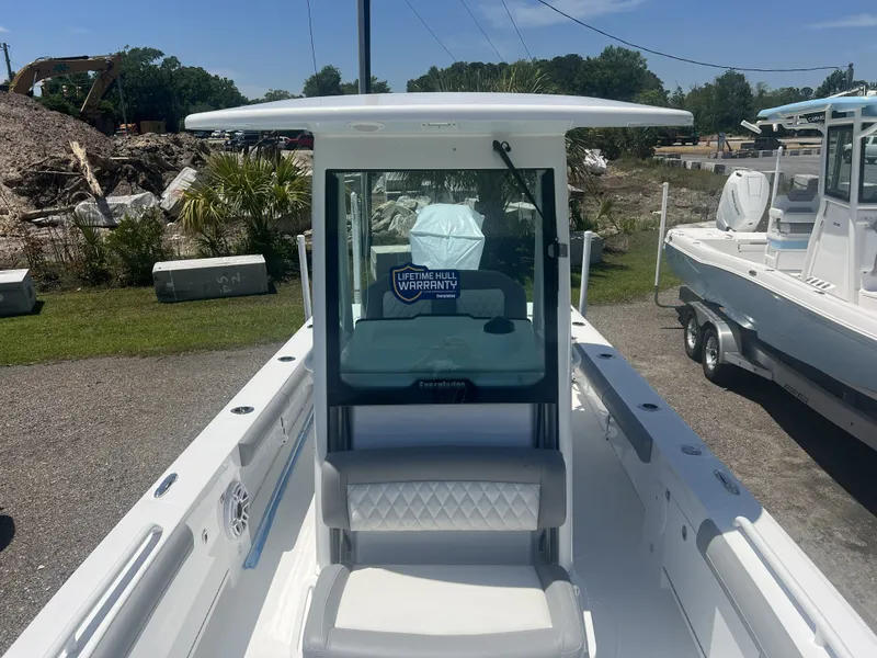 Slide: The Image of Everglades 253 Center Console 2026 - 16