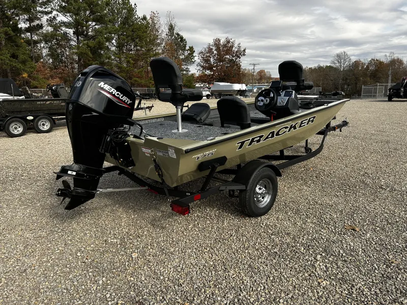 Slide: The Image of 2026 Tracker Pro Team 175 boat with Mercury engine. - 4
