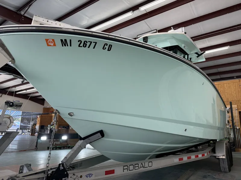 Slide: The Image of Robalo R250 Center Console 2023 - 11