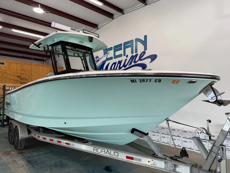 Slide: The Image of Robalo R250 Center Console 2023 - 3
