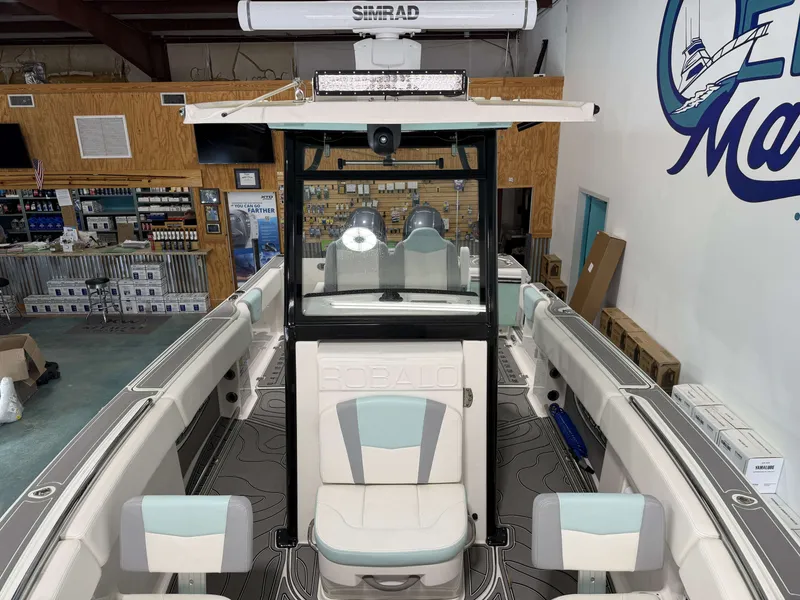 Slide: The Image of Robalo R250 Center Console 2023 - 35