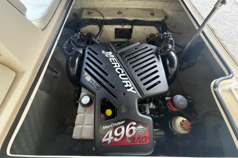 Slide: The Image of Engine compartment of a 2005 Rinker 282 Captiva Bowrider with MerCruiser 496 MAG engine. - 24