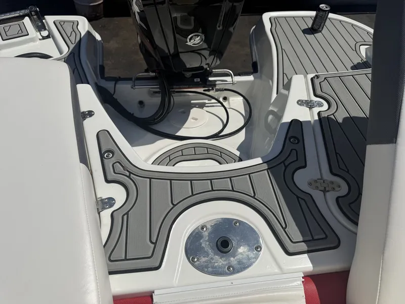 Slide: The Image of Tahoe 450 TF 2017 - 10