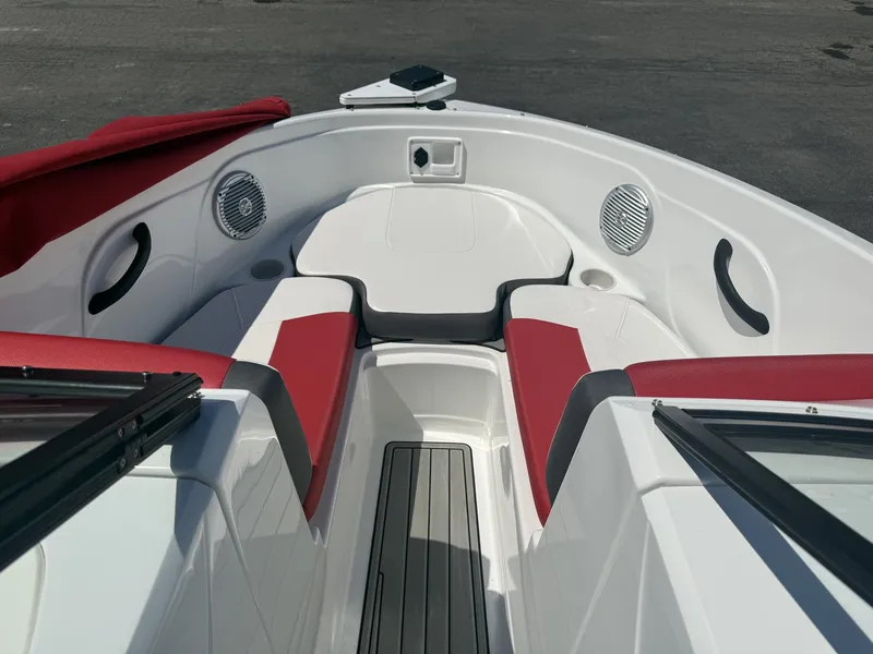 Slide: The Image of Tahoe 450 TF 2017 - 3