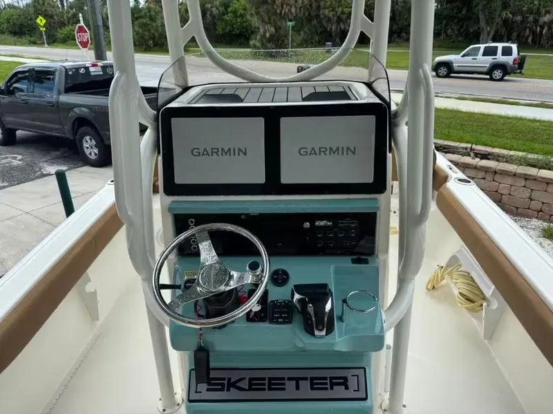 Slide: The Image of Skeeter SX2550 Family 2021 - 7