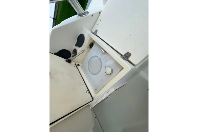 Slide: The Image of 2006 Hydra-Sports Vector 2900 VX boat interior compartment detail. - 44
