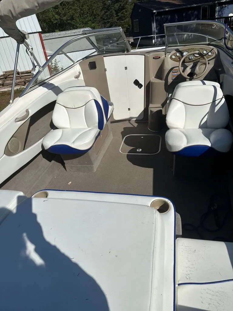 Slide: The Image of Bayliner 2152 2003 - 2