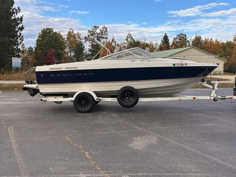 Slide: The Image of Bayliner 2152 2003 - 5