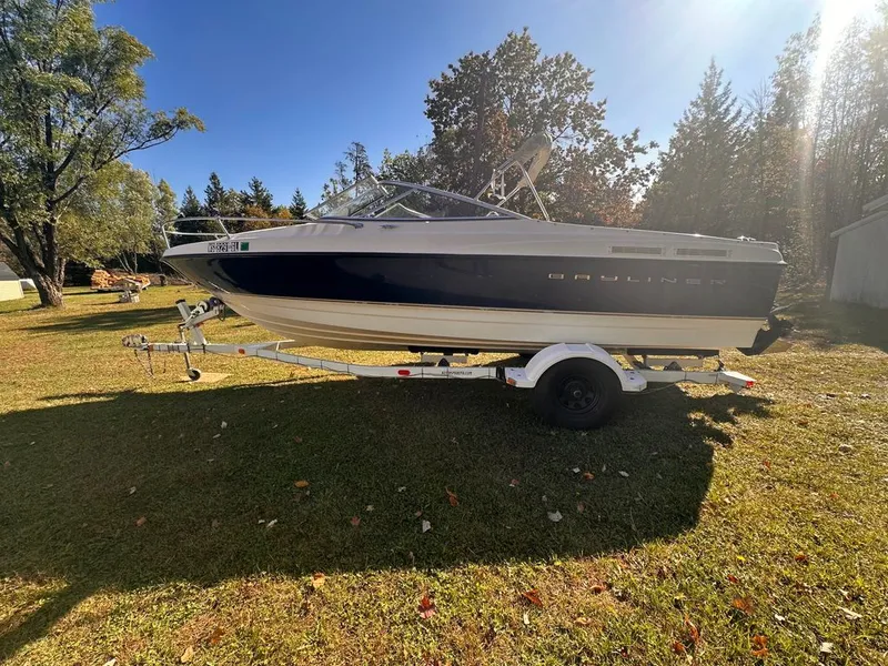 Slide: The Image of Bayliner 2152 2003 - 6