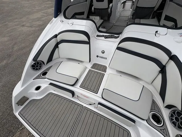 Slide: The Image of Yamaha Boats 2020 242 SE Limited, luxurious boat rear with cushioned seating. - 12