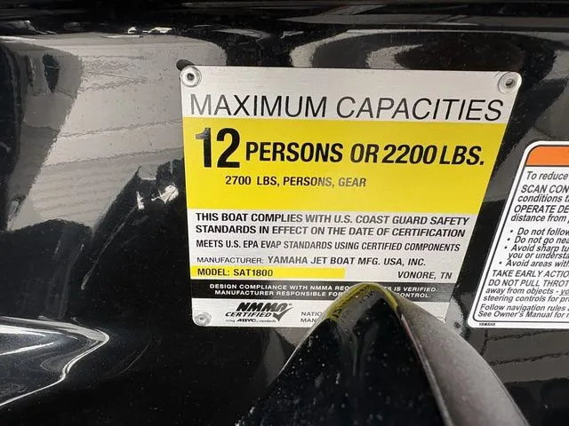 Slide: The Image of Yamaha 242 SE Limited 2020 capacity label: 12 persons or 2200 lbs. - 17