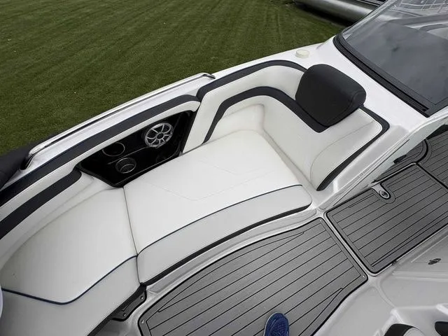 Slide: The Image of Yamaha 242 SE Limited 2020 - 25