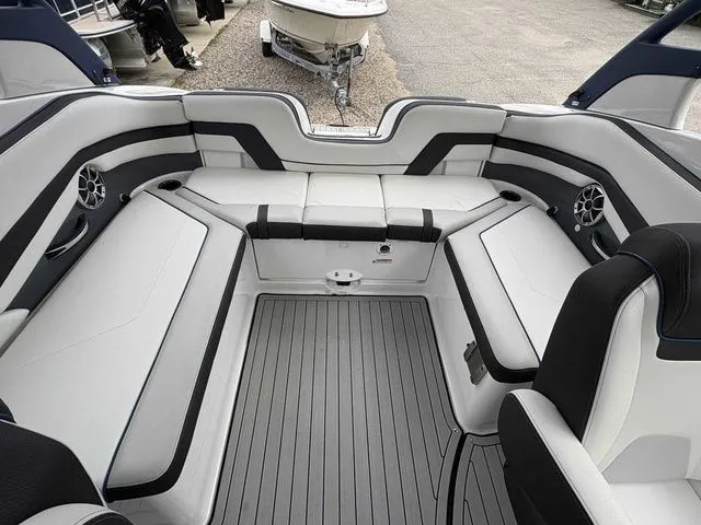 Slide: The Image of Yamaha 242 SE Limited 2020 - 29