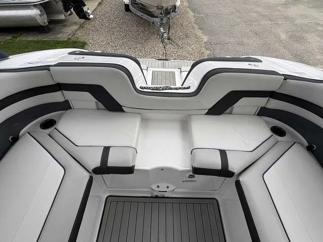 Slide: The Image of Yamaha 242 SE Limited 2020 - 30