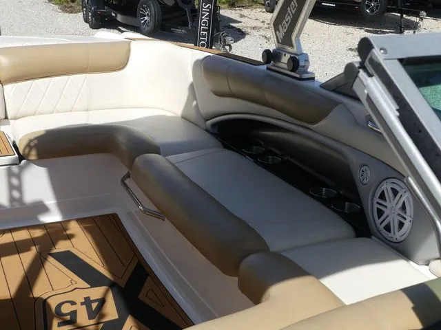 Slide: The Image of MasterCraft X-45 2011 - 24