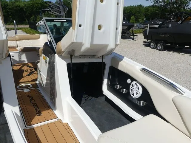 Slide: The Image of MasterCraft X-45 2011 - 35