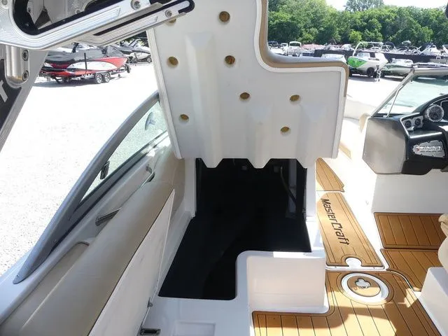 Slide: The Image of MasterCraft X-45 2011 - 37