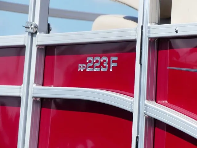 Slide: The Image of Ranger 223F 2025 - 8