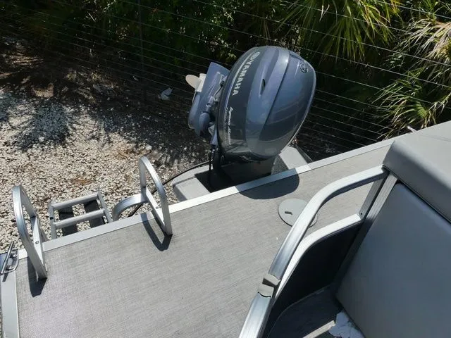 Slide: The Image of 2021 Bennington 20 SVF boat with Yamaha outboard motor. - 4