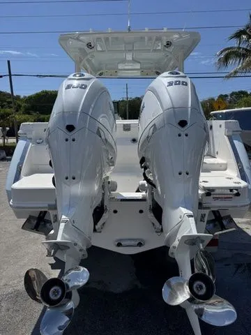 Slide: The Image of Robalo 277 DC 2026 - 3